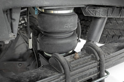 Rough Country | Air Spring Kit | Ford F-250/F-350 Super Duty 4WD (2017-2026) | 10038