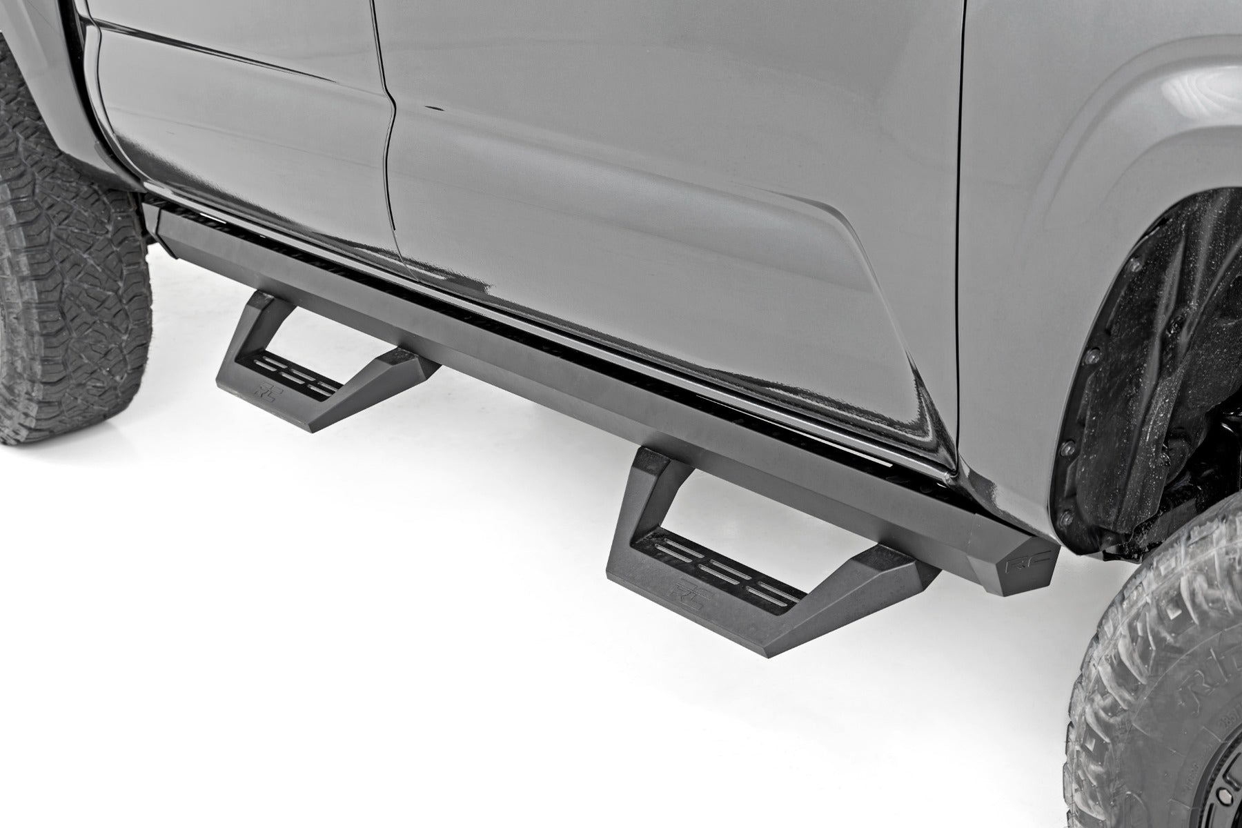 SRX2 Adj Aluminum Step | Double Cab | Toyota Tacoma 2WD/4WD (2005-2023) | 71000A