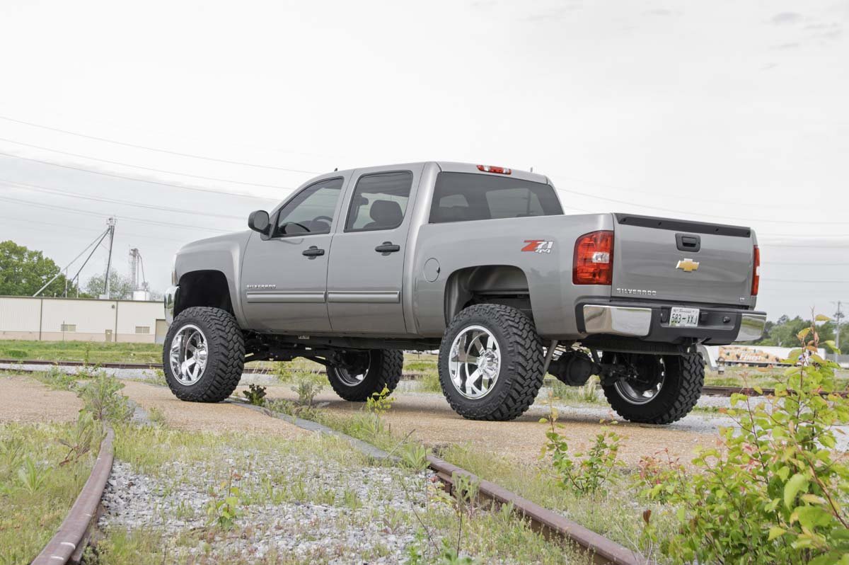 7.5 Inch Lift Kit | M1 Struts/M1 | Chevy/GMC 1500 (07-13) | 26440