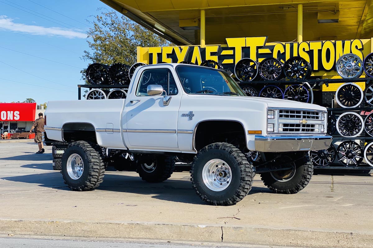 6 Inch Lift Kit | 52" RR Springs | Chevy/GMC C10/K10 Truck & SUV/K5 Blazer (77-91) | 20530
