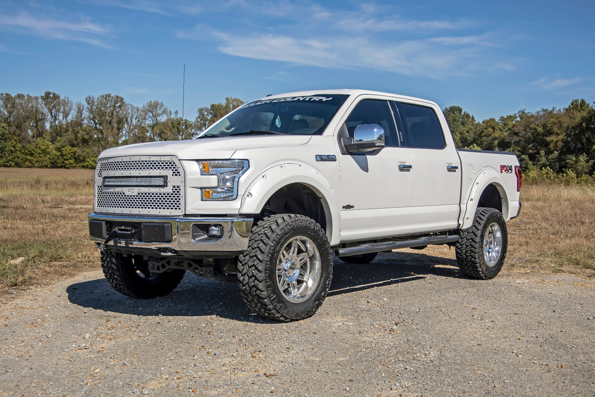 Oval Nerf Step | Crew Cab | Black | Ford F-150/Lightning/F-250/F-350/Raptor (15-25) | 21005