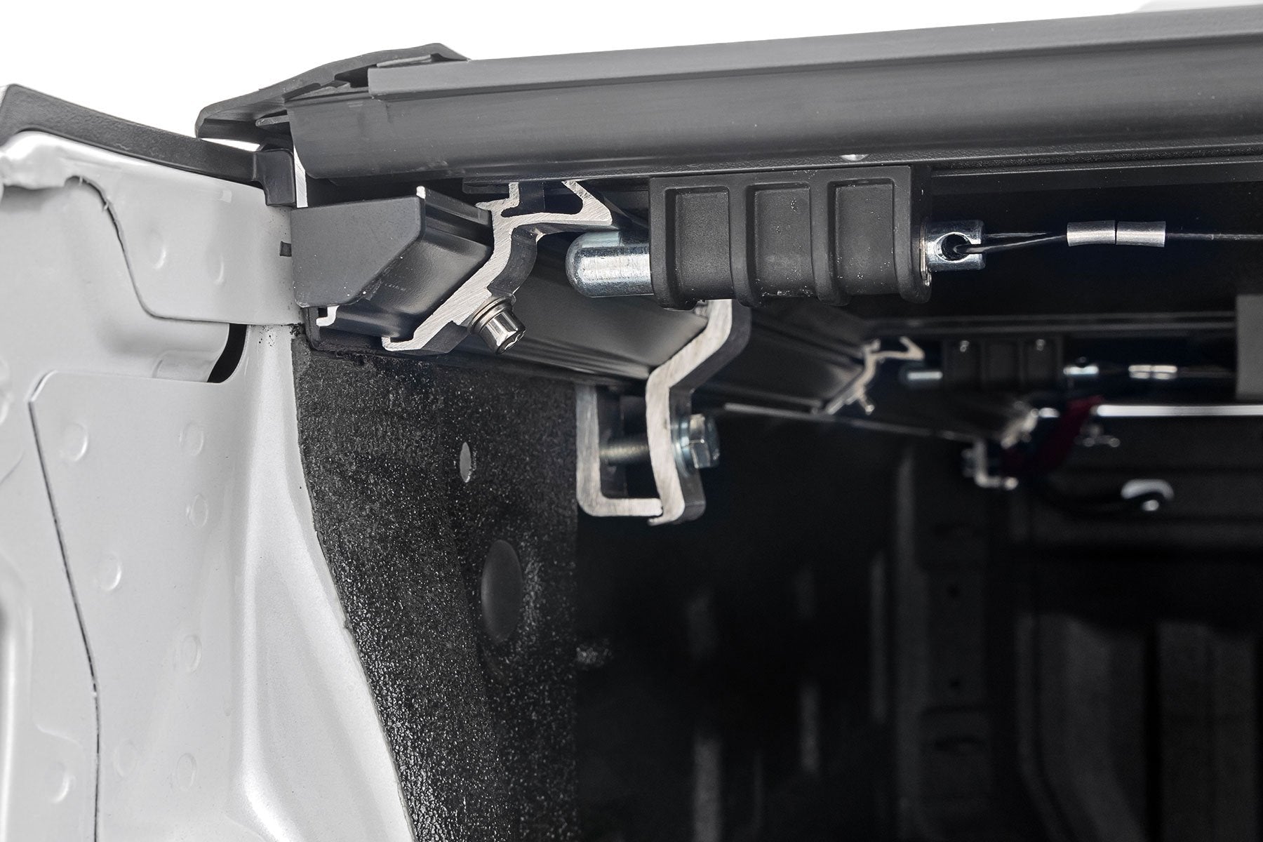 Hard Low Profile Bed Cover | 6'9" Bed | Rail Caps | Chevy/GMC 2500HD/3500HD (20-25) | 47120651B