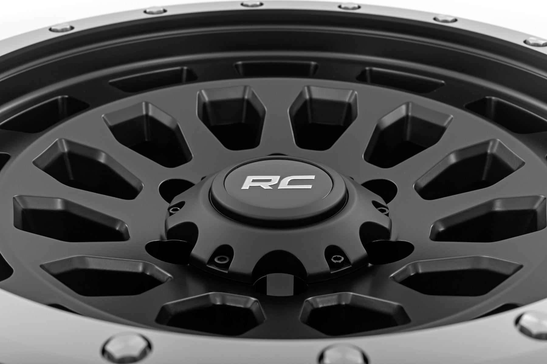 Rough Country 87 Series Wheel | Simulated Beadlock | Black/Machined | 17x8.5 | 6x5.5 | +0mm | 87170912B