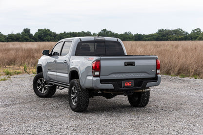 Rough Country | Nerf Steps | Cab Length | Crew Cab | 5' Bed | Toyota Tacoma 2WD/4WD (05-23) | RCT0580CCB